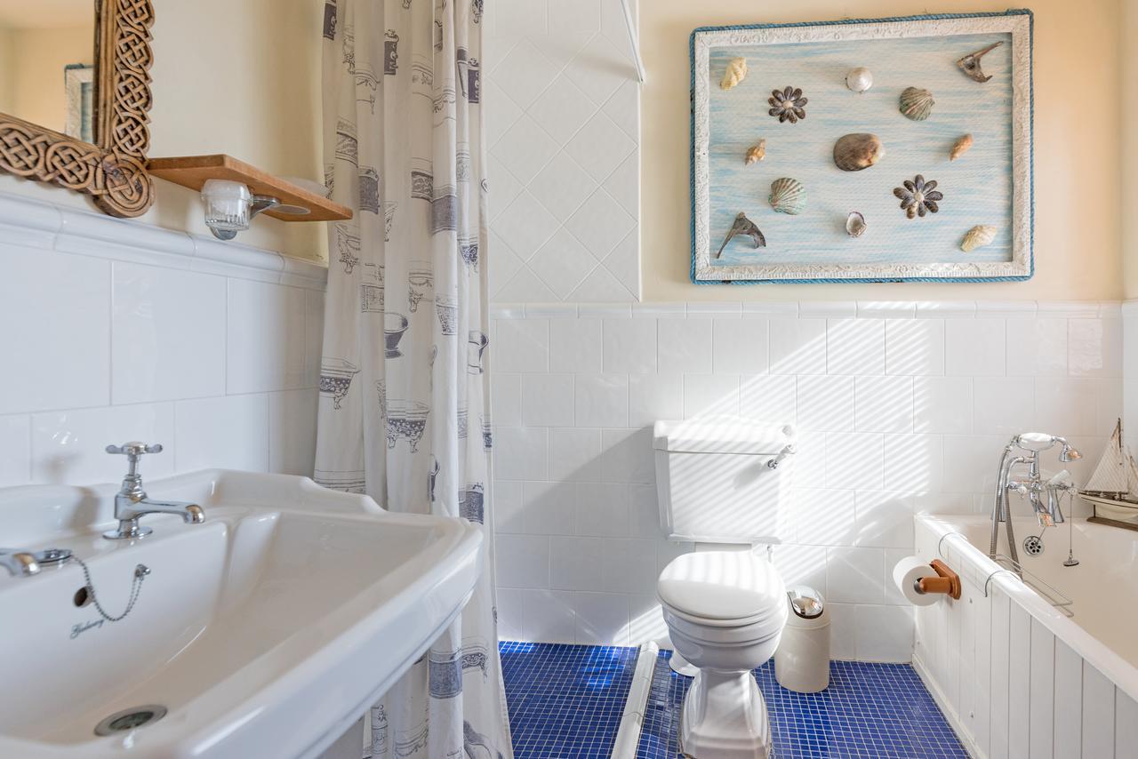 Dolphin Beach House Hotel Clifden Buitenkant foto