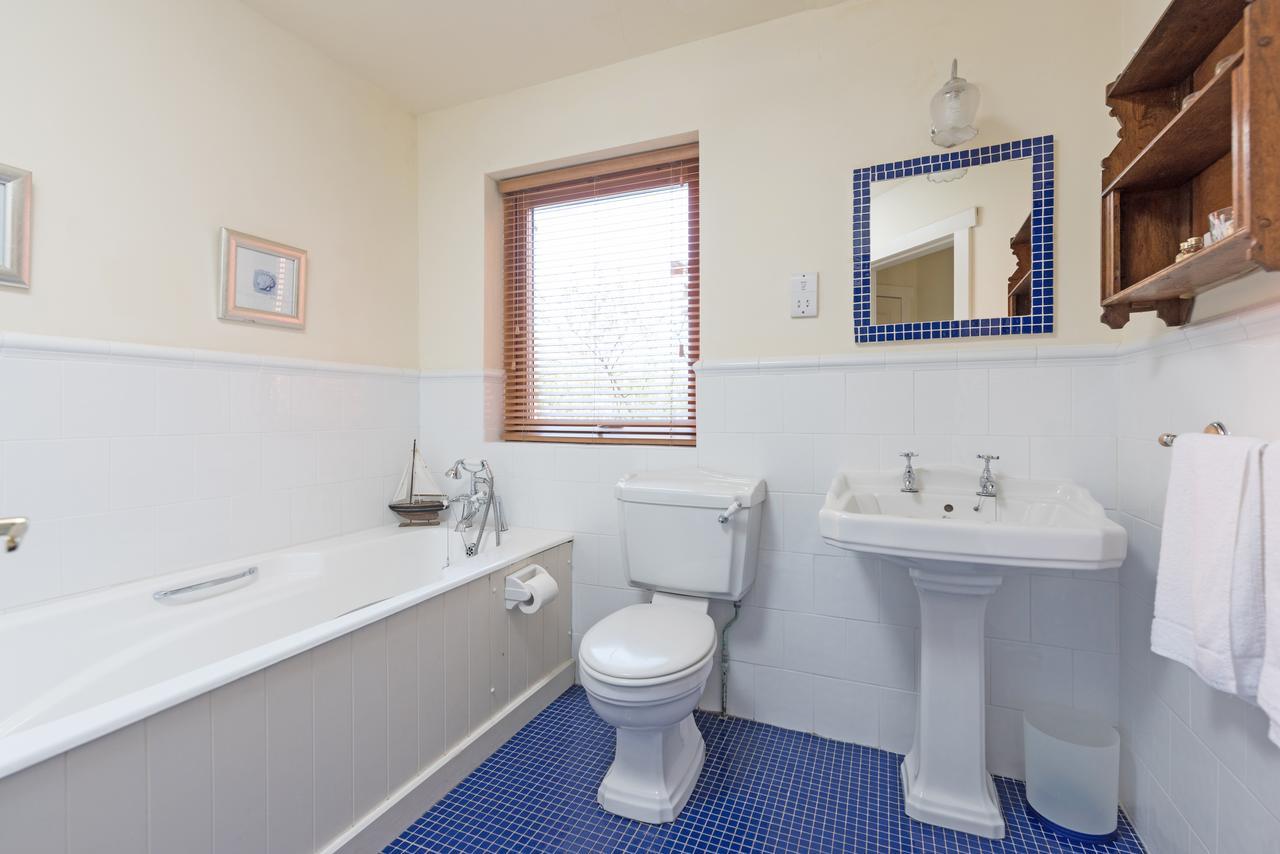Dolphin Beach House Hotel Clifden Buitenkant foto