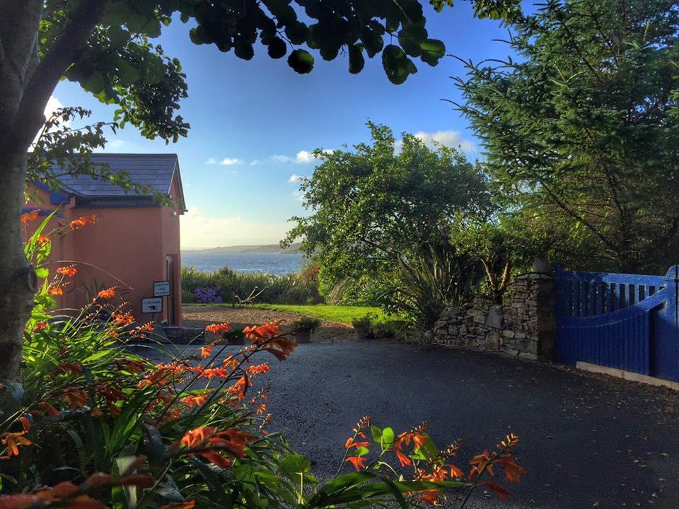 Dolphin Beach House Hotel Clifden Buitenkant foto