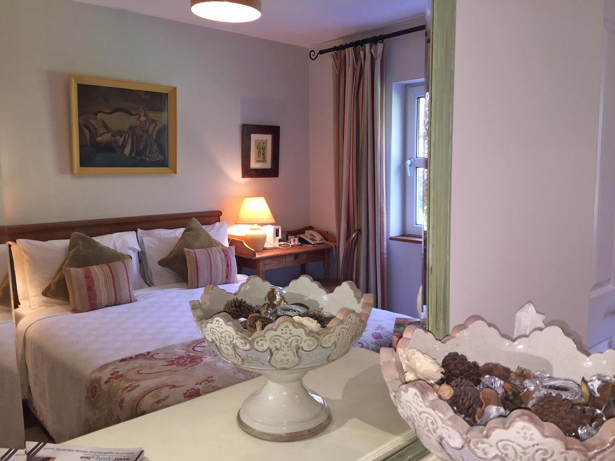 Dolphin Beach House Hotel Clifden Buitenkant foto